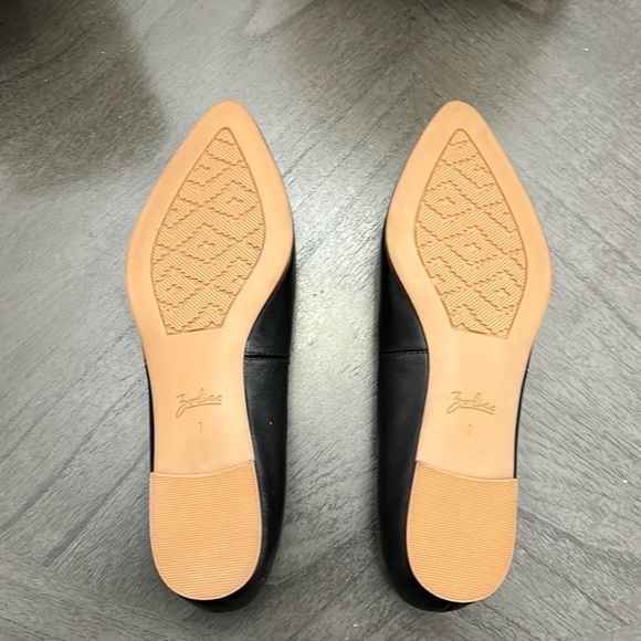 ZODIAC Women's Hill Pointed Toe Flats - Picture 3 of 10